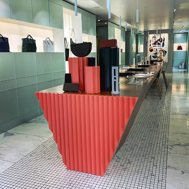 magasin de maroquinerie de luxe