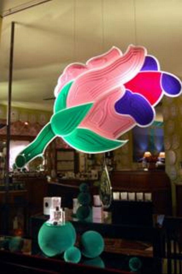 Dcor de roses vitrine Diptyque - Olinda